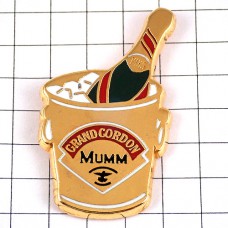 ピンバッジ・シャンパーニュ酒マム瓶シャンパンと氷 CHAMPAGNE-MUMM REIMS FRANCE