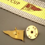 ピンバッジ・ルイヴィトン旗アメリカズカップ船レースLV袋付き LOUIS-VUITTON VUITTON-CUP FRANCE