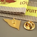 ピンバッジ・ルイヴィトン旗アメリカズカップ船レースLV袋付き LOUIS-VUITTON VUITTON-CUP FRANCE