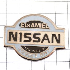 ピンバッジ・日産自動車NISSAN黒い文字