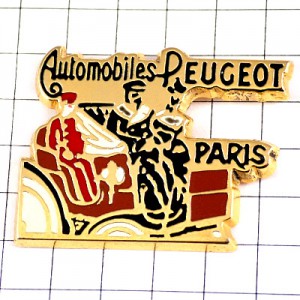 ピンバッジ・プジョー車パリ乗客アンティークカー後部座席に従者 PEUGEOT FRANCE