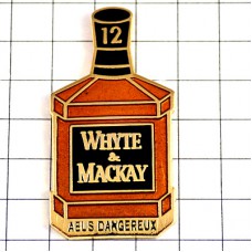 ピンバッジ・ホワイトマッケイ酒ウイスキー瓶 WHYTE&MACKAY WHISKY SCOTLAND