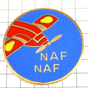 ピンバッジ・赤いプロペラ飛行機ナフナフ洋服 NAFNAF