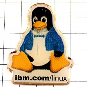 ピンバッジ・ＩＢＭとＬｉｎｕｘコンピュータ蝶ネクタイのペンギンくんくん