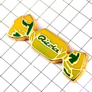 ピンバッジ・キャンディー飴ちゃん RICOLA SWISS