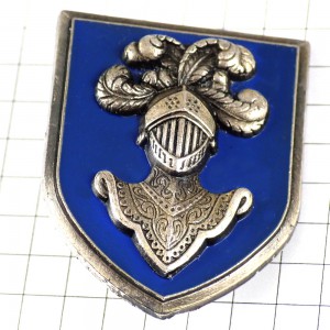 ブローチ・ソミュールの騎兵学校ミリタリー甲冑 EAABC ECOLE-D-APPLICATION-DE-L-ARME-BLINDEE -ET-DE-CAVALERIE FRANCE