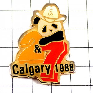 ピンバッジ・パンダ帽子カウボーイハット白オリンピック1988カルガリー冬季カナダ五輪 CALGARY-1988 CANADA