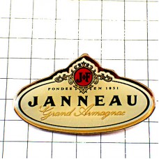 ピンバッジ・ジャノー酒アルマニャック白いブランデーのラベル型 JANNEAU ARMAGNAC