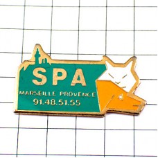 ピンバッジ・白猫と茶色の犬SPA