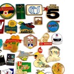 フランス ピンズ 雑貨 ヴィンテージ ピンバッジまとめて50個セット まとめ売り 大量 フレンチ ビンテージ 広告 映画カチンコ数字の５自転車ヘルメット鳥など