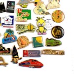 フランス ピンズ 雑貨 ヴィンテージ ピンバッジまとめて50個セット まとめ売り 大量 フレンチ ビンテージ 広告 映画カチンコ数字の５自転車ヘルメット鳥など