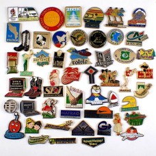 フランス ピンズ 雑貨 ヴィンテージ ピンバッジまとめて50個セット まとめ売り 大量 フレンチ ビンテージ 広告 ヘルメット女の子キャノン印刷ウエスタンブーツなど