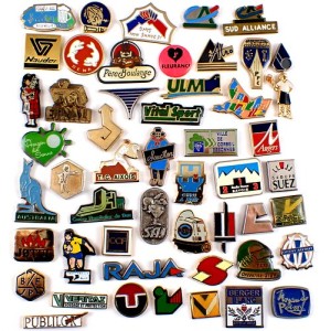 フランス ピンズ 雑貨 ヴィンテージ ピンバッジまとめて50個セット まとめ売り 大量 フレンチ ビンテージ 広告 パン屋さん握手カンガルー矢印ラグビーなど