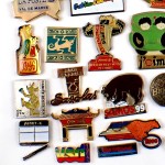 フランス ピンズ 雑貨 ヴィンテージ ピンバッジまとめて50個セット まとめ売り 大量 フレンチ ビンテージ 広告 スキー熊パレット映画カチンコ虎コニカ帆船など