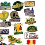 フランス ピンズ 雑貨 ヴィンテージ ピンバッジまとめて50個セット まとめ売り 大量 フレンチ ビンテージ 広告 スケボー象マラソン優勝争いダンス歌手ワインなど