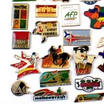 フランス ピンズ 雑貨 ヴィンテージ ピンバッジまとめて50個セット まとめ売り 大量 フレンチ ビンテージ 広告 スケボー象マラソン優勝争いダンス歌手ワインなど