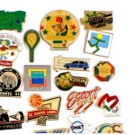 フランス ピンズ 雑貨 ヴィンテージ ピンバッジまとめて50個セット まとめ売り 大量 フレンチ ビンテージ 広告 山羊座イチゴのタルト高跳びカウボーイ人参など