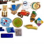 フランス ピンズ 雑貨 ヴィンテージ ピンバッジまとめて50個セット まとめ売り 大量 フレンチ ビンテージ 広告 山羊座イチゴのタルト高跳びカウボーイ人参など