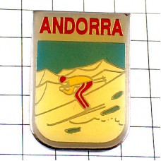 ピンバッジ・雪山の紋章アンドラ公国スキー選手 SKIIING ANDORRA