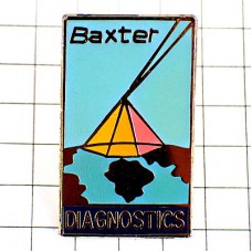 ピンバッジ・六角錐と地球バスクター製薬会社 BAXTER DIAGNOSTICS