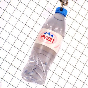 キーホルダー・エヴィアン水ミネラルウォーターボトル容器 EVIAN BOTTLE FRANCE