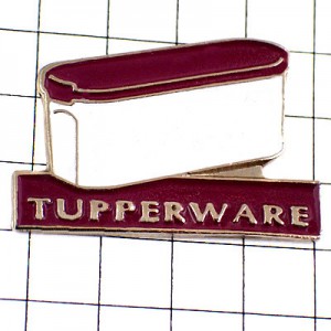 ピンバッジ・タッパーウエア紫色の容器 TUPPERWARE USA