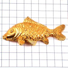 ピンバッジ・金色の魚フィッシング釣り