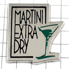 ピンバッジ・マルティーニ酒マティーニのカクテル一杯 MARTINI EXTRA-DRY ITALIA ITALY