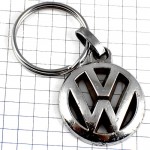 キーホルダー・フォルクスワーゲンVW銀色ロゴ車 VW VOLKSWAGEN GERMANY