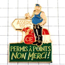 ピンバッジ・ヒッチハイクの男タンクトップ青 PERMIS-A-POINTS HICH-HIKING FRANCE