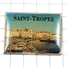 ピンバッジ・サントロペの港プロヴァンス南仏 SAINT-TROPEZ PROVENCE LES-GENDARMES-DE-SAINT-TROPEZ LOUIS-DE-FUNES