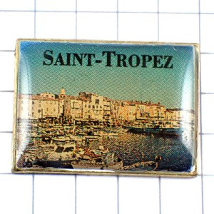 ピンバッジ・サントロペの港プロヴァンス南仏 SAINT-TROPEZ PROVENCE LES-GENDARMES-DE-SAINT-TROPEZ LOUIS-DE-FUNES