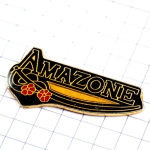 ピンバッジ・アマゾン赤い花とフェンシング剣 AMAZONE