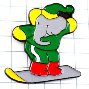 ピンバッジ・スノボする絵本ぞうのババール象キャラクター BABAR