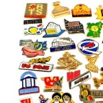 フランス ピンズ 雑貨 ヴィンテージ ピンバッジまとめて50個セット まとめ売り 大量 フレンチ ビンテージ 広告 香水壜テレトン小鳥など