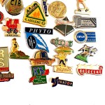 フランス ピンズ 雑貨 ヴィンテージ ピンバッジまとめて50個セット まとめ売り 大量 フレンチ ビンテージ 広告 ボディビルダー陸上競技ランナーなど