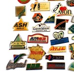 フランス ピンズ 雑貨 ヴィンテージ ピンバッジまとめて50個セット まとめ売り 大量 フレンチ ビンテージ 広告 エイボン化粧品アルベールビルＭなど