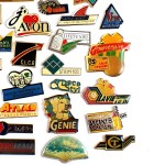 フランス ピンズ 雑貨 ヴィンテージ ピンバッジまとめて50個セット まとめ売り 大量 フレンチ ビンテージ 広告 エイボン化粧品アルベールビルＭなど