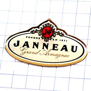 ピンバッジ・ジャノー酒アルマニャック白いブランデーのラベル型 JANNEAU ARMAGNAC