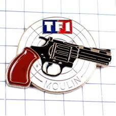 ピンバッジ・拳銃ピストルと的/テレビ局TF1