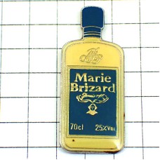 ピンバッジ・マリーブリザール酒瓶ボトル型 MARIE-BRIZARD FRANCE