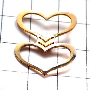 ピンバッジ・ハート重なる２個ゴールド金色 DUBBLE HEART