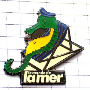 ピンバッジ・緑色のタツノオトシゴ辰竜龍の日光浴パイプ煙草キャプテン船長 LA-MER