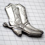 ピンバッジ・銀色ウエスタンブーツ長靴シルバー銀色 BOOTS SILVER CAMPS  COWBOY SANTIAG BIKER