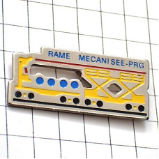 ピンバッジ・鉄道きいろい貨物列車