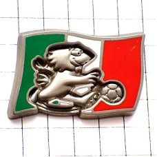 ピンバッジ・サッカーワールドカップ大会フランス鳥イタリアチーム国旗 FRANCE98 ITALY