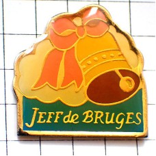 ピンバッジ・チョコレート会社ジェフドゥブルージュ鐘 JEFF-DE-BRUGES BELGIUM