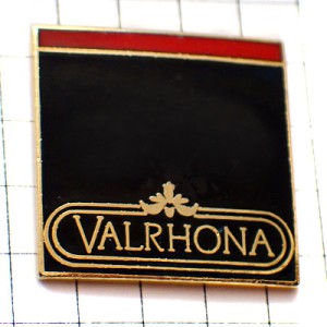 ピンバッジ・チョコレート店ヴァローナ黒 CHOCOLAT VALRHONA FRANCE