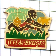 ピンバッジ・チョコレートを運ぶ男の子ジェフドゥブルージュ JEFF-DE-BRUGES BELGIUM