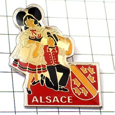 ピンバッジ・アルザス地方ダンス民族衣装で踊り民族舞踊と紋章 ALSACE